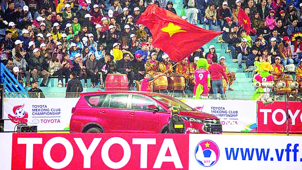 Sắc đỏ Innova Venturer  góp mặt trong trận chung kết 