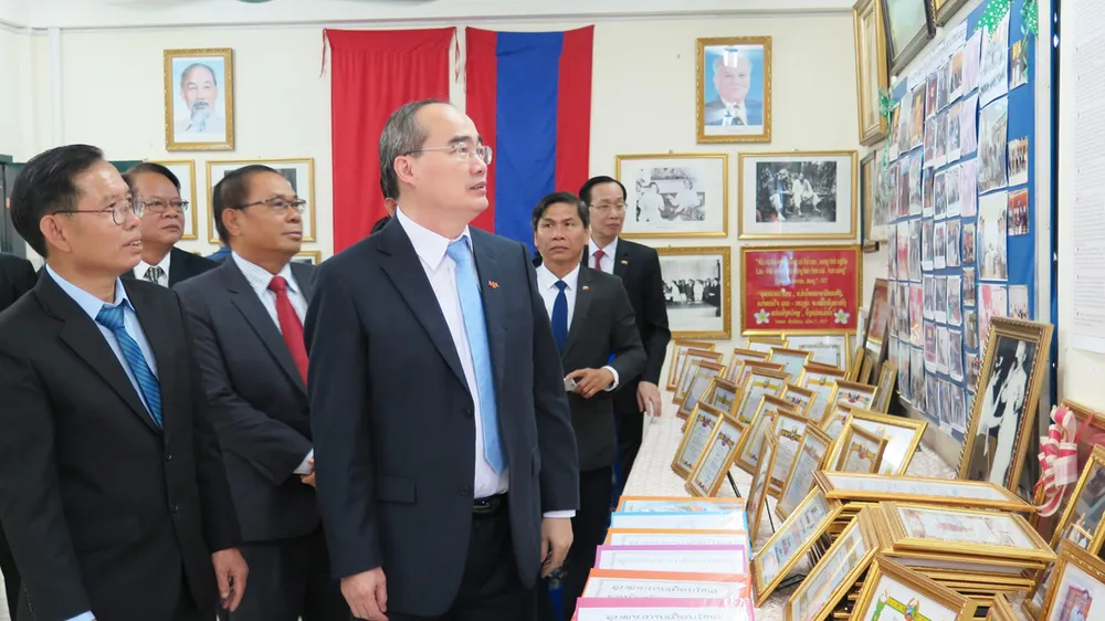 TPHCM hỗ trợ Thủ đô Viêng Chăn về giáo dục ảnh 3