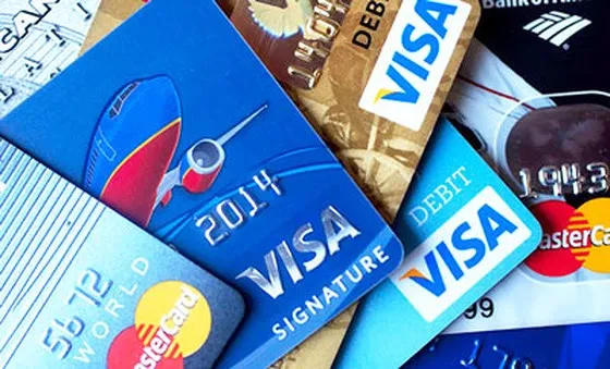 Từ 15 tuổi được sử dụng  thẻ tín dụng