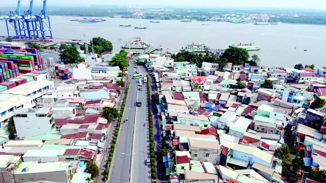 Cảng biển TPHCM lại bị “bao vây” ảnh 1