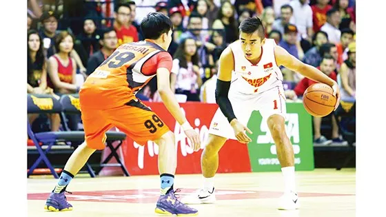 CLB Sài Gòn Heat (phải) được đầu tư theo phong cách nhà nghề Mỹ. Ảnh: DŨNG PHƯƠNG