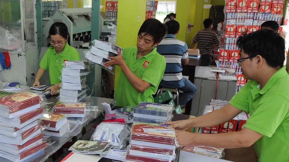 Sản xuất tập tại Công ty Vĩnh Tiến. Ảnh: THÀNH TRÍ