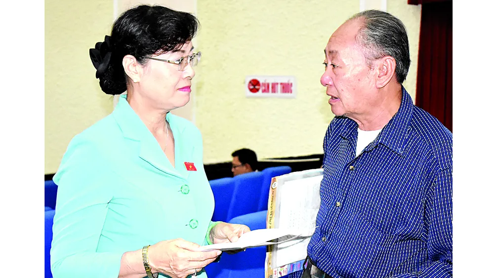 Chủ tịch HĐND TPHCM Nguyễn Thị Quyết Tâm trao đổi với cử tri  quận Thủ Đức, TPHCM