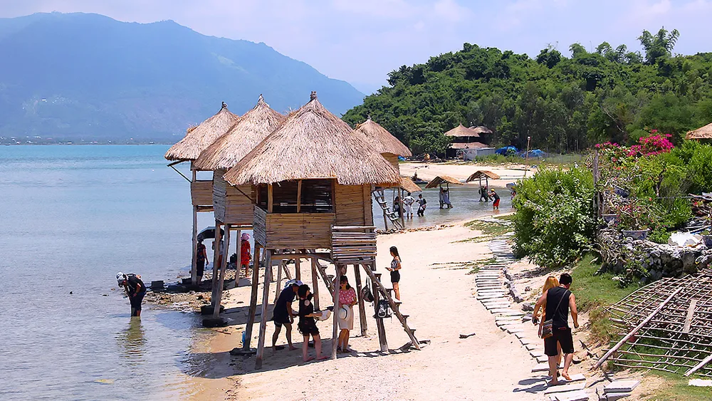 Khu vực quy hoạch đặc khu Vân Phong có nhiều lợi thế phát triển du lịch biển  khiến giới đầu cơ quan tâm