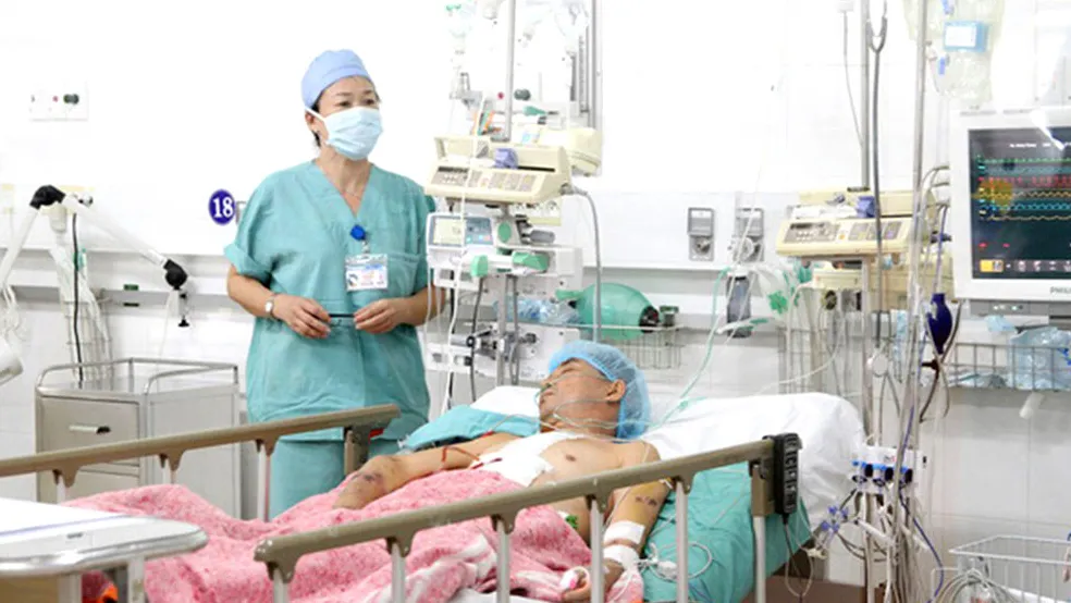 Bệnh nhân Trần Tuấn được chăm sóc đặc biệt sau ca ghép tim thành công