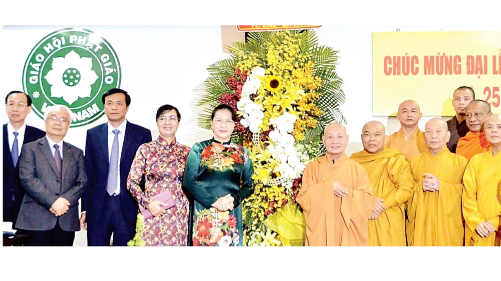 Chủ tịch Quốc hội Nguyễn Thị Kim Ngân tới thăm Văn phòng 2 Giáo hội Phật giáo Việt Nam                 