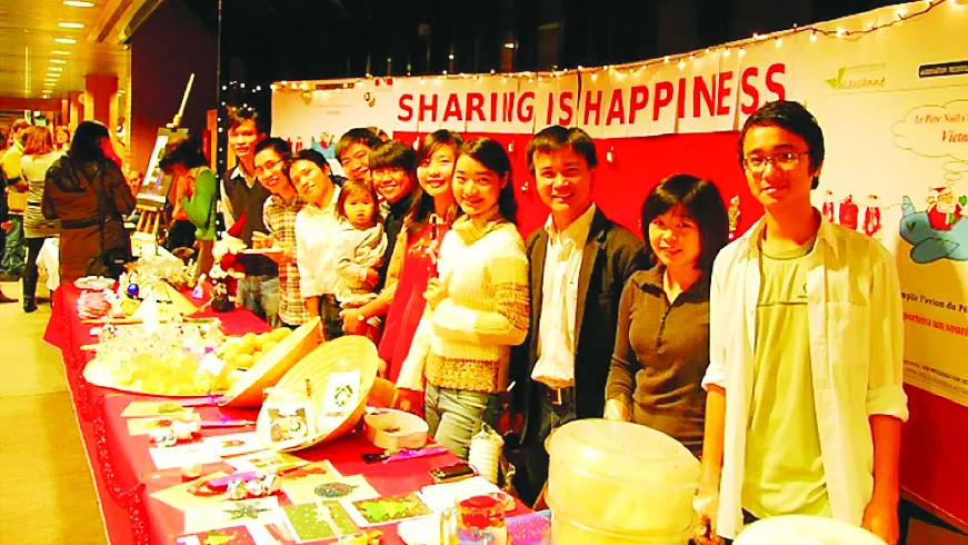 Một buổi họp mặt của Quỹ từ thiện “Lá lành đùm lá rách”