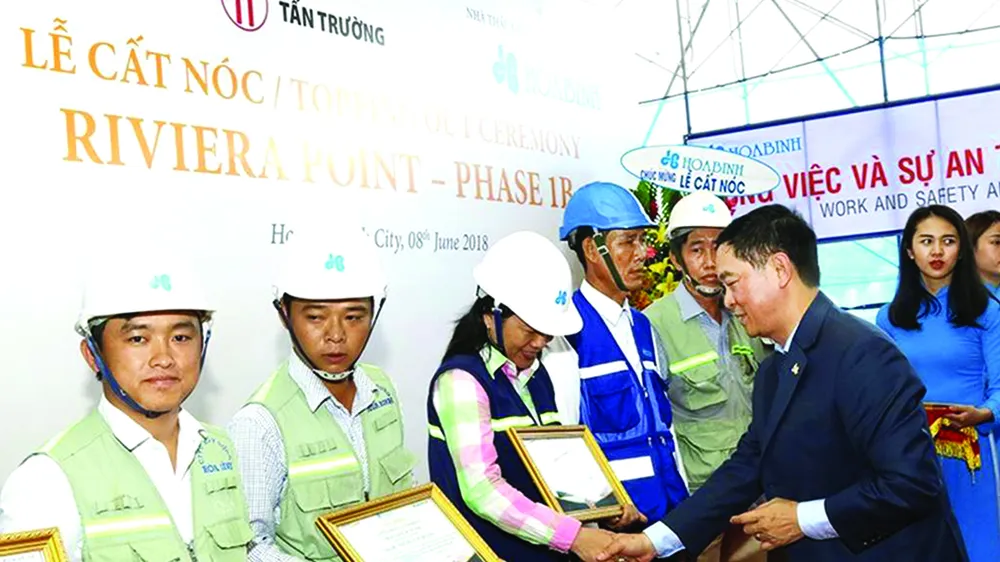 Cất nóc dự án “biệt thự trên không”  Serenity Sky Villas ảnh 1