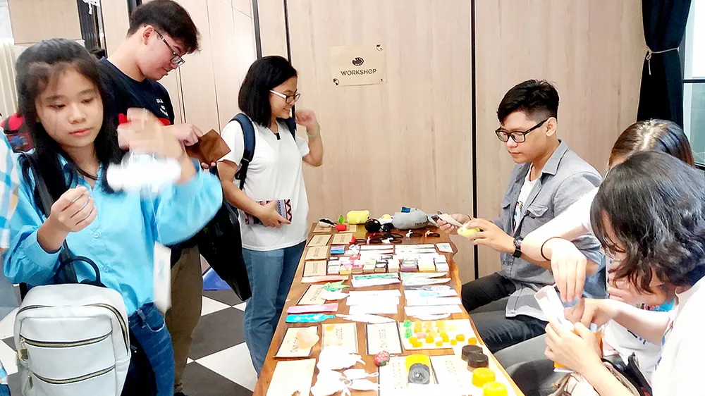 Những sản phẩm nhỏ của The People được các bạn trẻ thích thú  