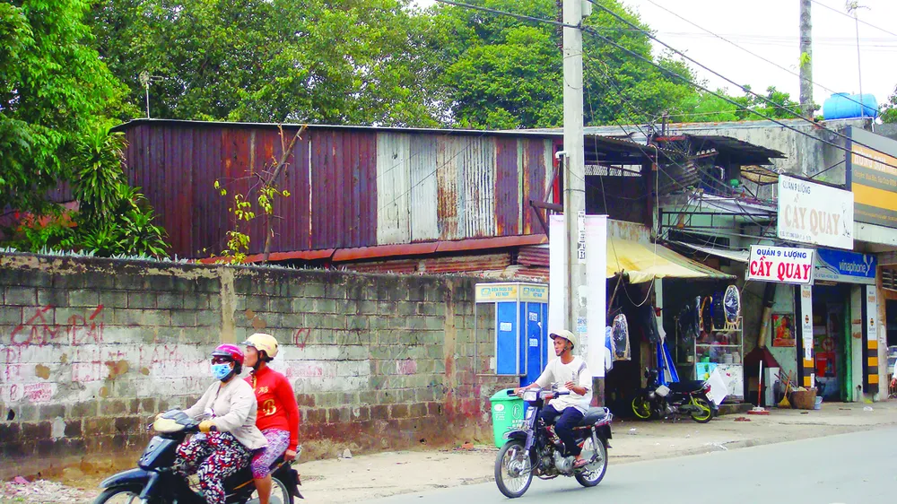 Một số hộ dân xây dựng  lấn chiếm ở chùa Giác Lâm