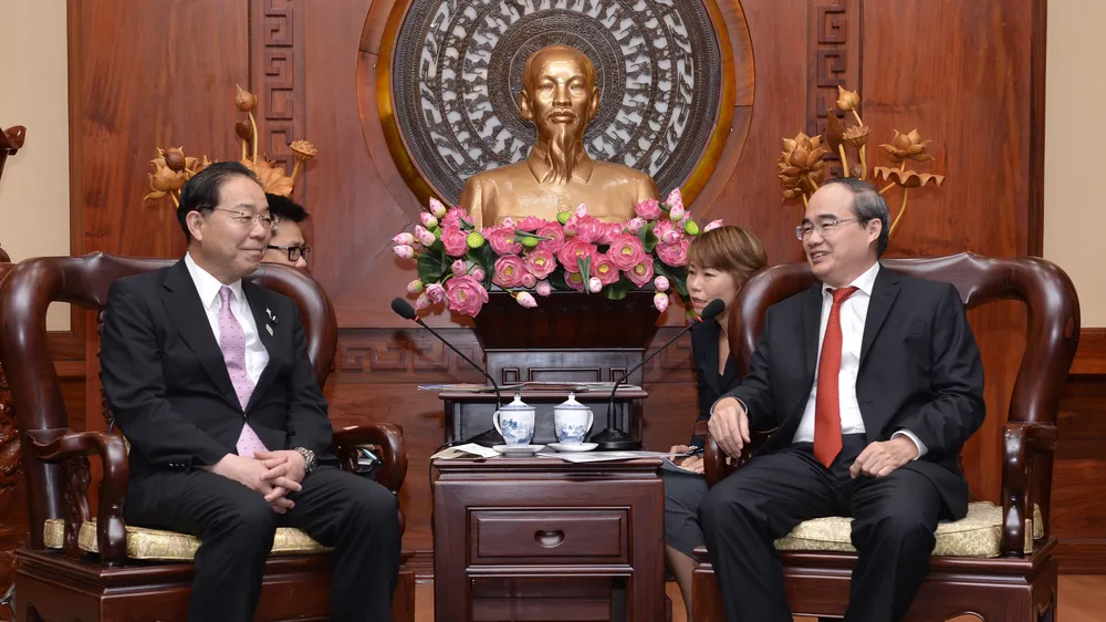 Đồng chí Nguyễn Thiện Nhân tiếp ông Hitoshi Goto. Ảnh: VIỆT DŨNG