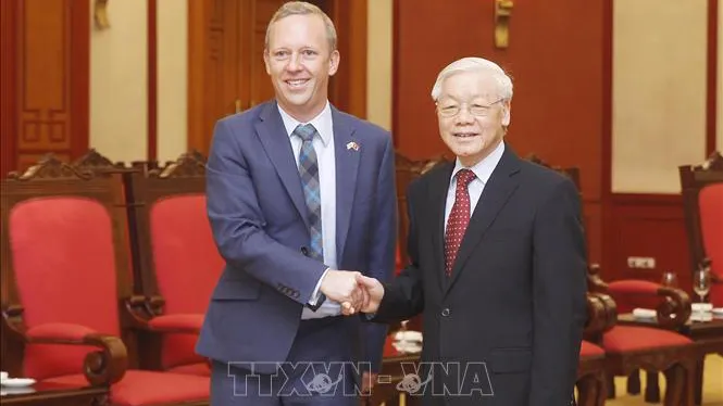 Tổng Bí thư Nguyễn Phú Trọng tiếp Đại sứ Liên hiệp Vương quốc Anh và Bắc Ireland. Ảnh: Lâm Khánh/TTXVN