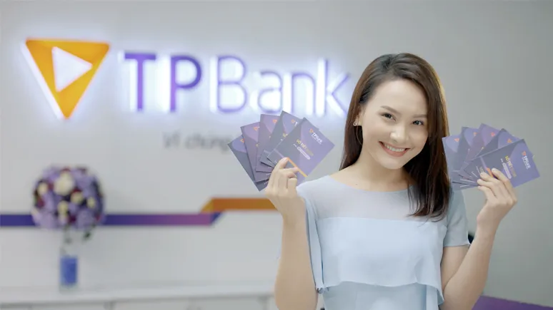 Khách hàng gửi tiết kiệm, mua bảo hiểm, mở thẻ hoặc sử dụng các dịch vụ khác của TPBank có có hội trúng lớn iPhone, xe, nhà 3 tỷ đồng