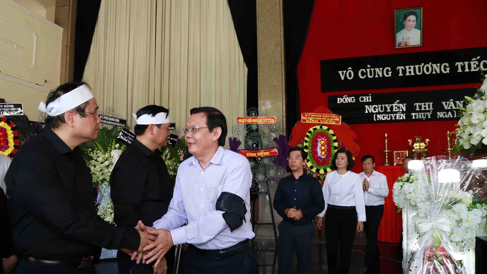 Thương tiếc nhà báo Nguyễn Thị Vân, phu nhân cố Tổng Bí thư Lê Duẩn ảnh 4