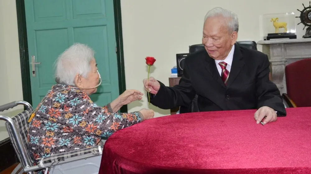 Chàng mơ chinh chiến, em mơ bóng chàng ảnh 1