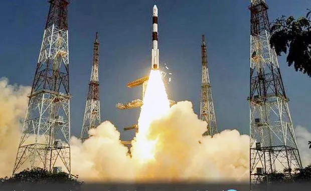 Ấn Độ và Pháp sẽ xây dựng hệ thống giám sát tàu biển tự động từ không gian đầu tiên trên thế giới. Ảnh: PTI 