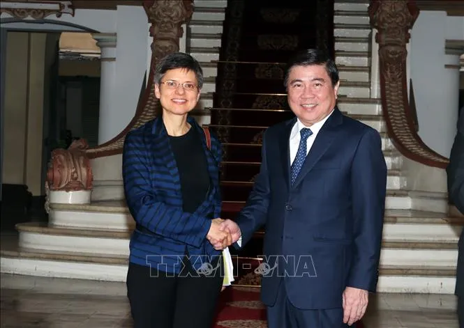  Chủ tịch UBND TPHCM  Nguyễn Thành Phong tiếp bà Cathy Berx, Thống đốc tỉnh Antwerp (Vương quốc Bỉ)