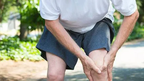 Người cao tuổi có nhiều nguy cơ  mắc bệnh thoái hóa khớp