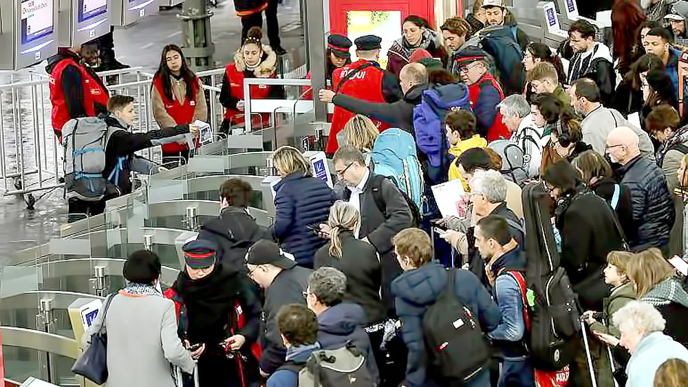 Đình công kéo dài tại Pháp