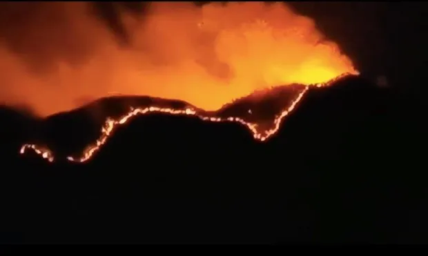 Cháy rừng tại Tứ Xuyên. Ảnh: news.cgtn.com)