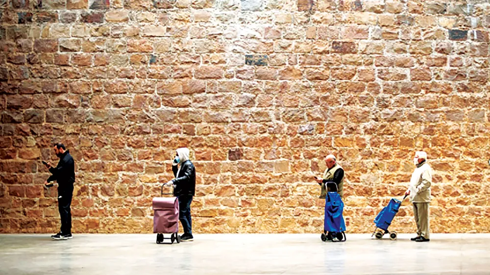 Người dân Mỹ thực hiện “giãn cách xã hội” nơi công cộng