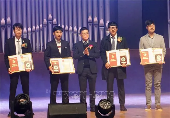 Sinh viên Việt Nam có cơ hội ở lại Hàn Quốc làm việc. Ảnh minh họa: TTXVN