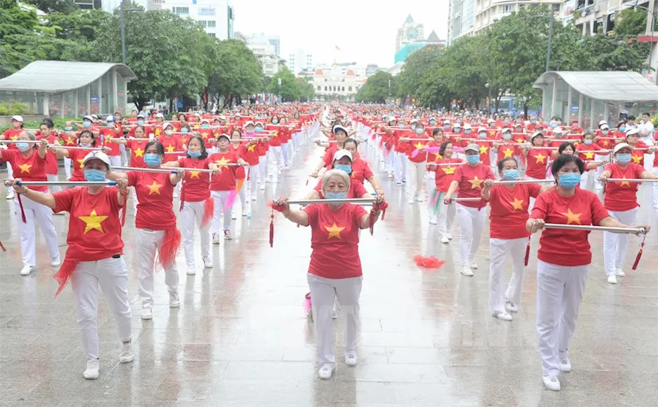Hơn 2.000 người cao tuổi tham gia đồng diễn thể dục dưỡng sinh