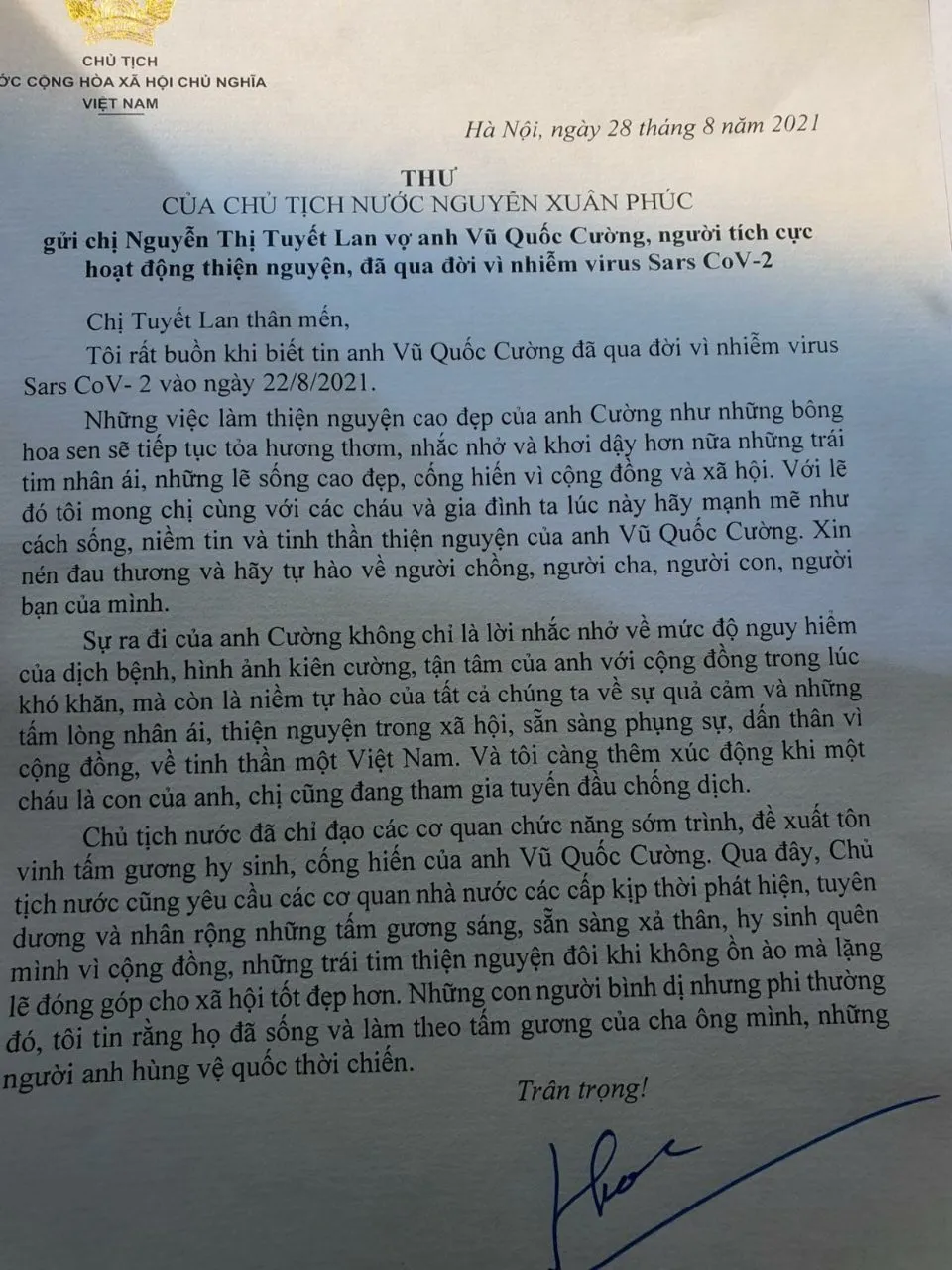 Chủ tịch nước Nguyễn Xuân Phúc chia buồn với gia đình người tích cực thiện nguyện đã qua đời vì nhiễm virus Sars CoV-2 ảnh 1