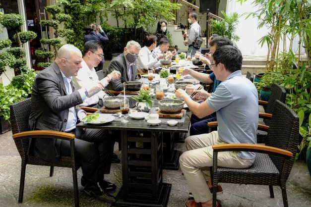 Chương trình 5.000 tô phở yêu thương phục vụ lực lượng y tế tuyến đầu chống dịch ảnh 2