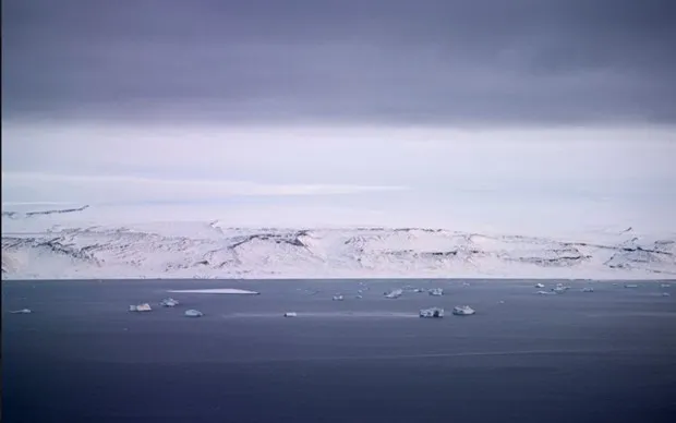 Ngoài khơi bờ biển Greenland 