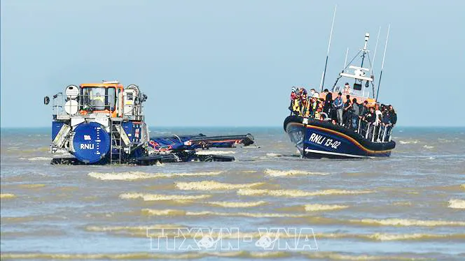 Số người vượt biển đến Anh tăng mạnh ảnh 1