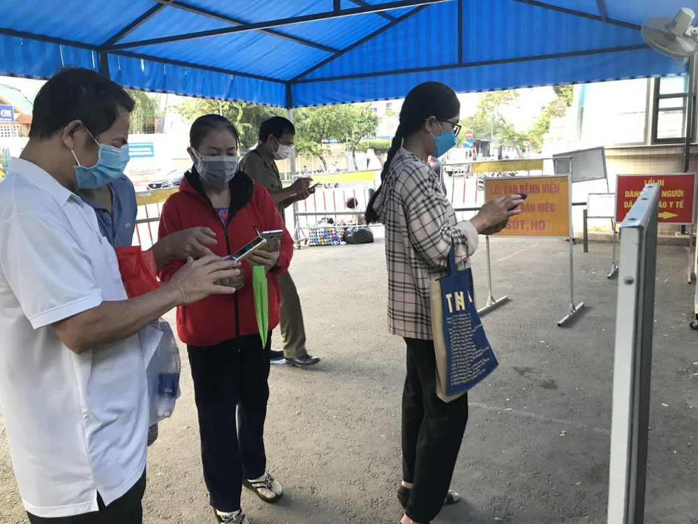 Hệ lụy nguy hiểm khi F0 tự ý đi bệnh viện ảnh 1