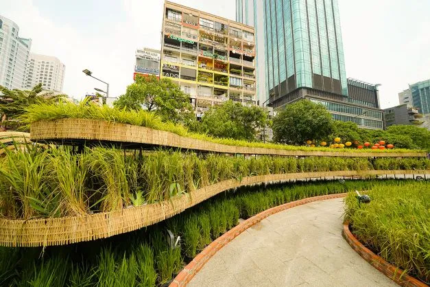 Đường hoa Nguyễn Huệ 2022 trước giờ khai mạc: Công trình mang nhiều ý nghĩa của TPHCM ảnh 5