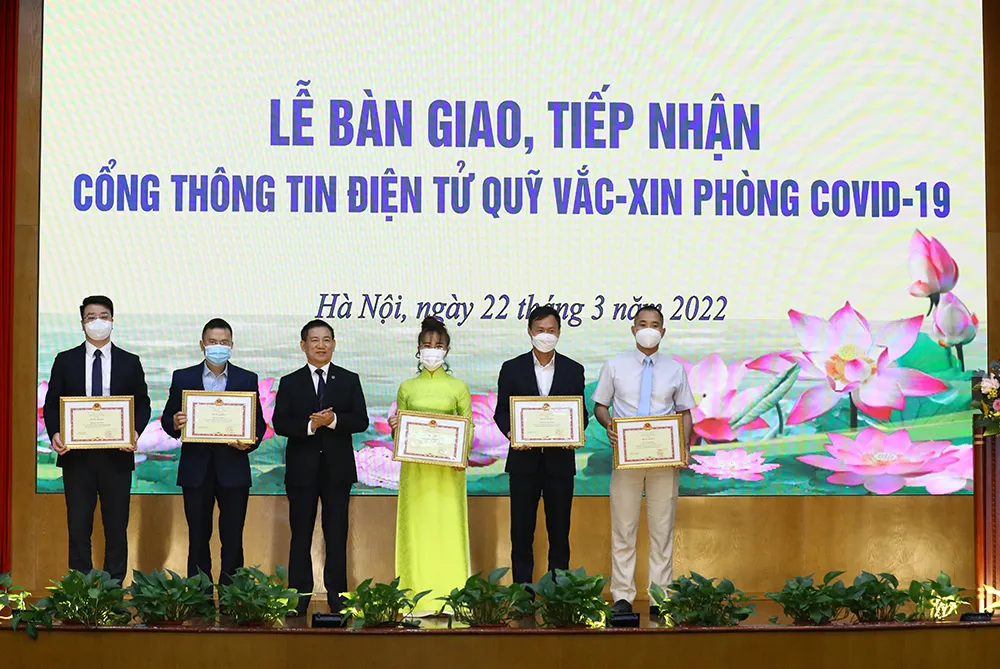 Sovico bàn giao Cổng thông tin điện tử Quỹ Vắc-xin phòng Covid-19 cho Ban quản lý Quỹ vắc-xin Bộ Tài chính ảnh 4