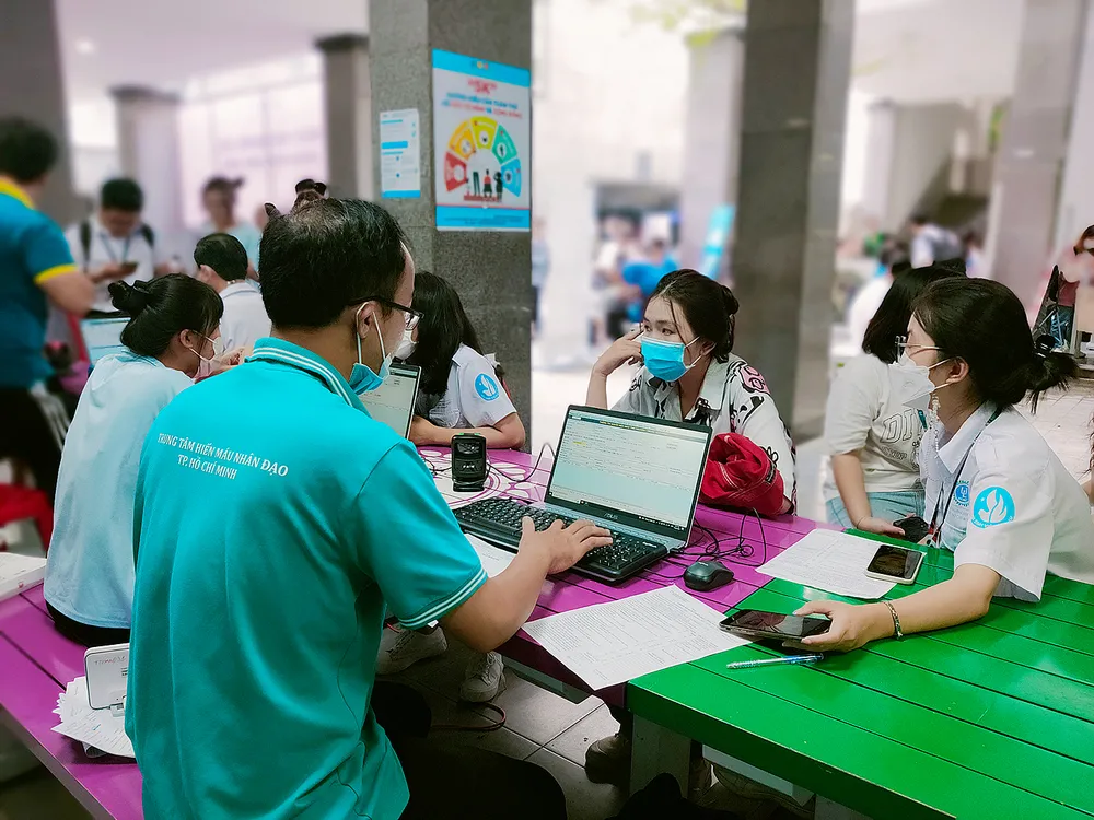 Trục lợi từ quà tặng hiến máu nhân đạo - Bài 1: Đủ chiêu lách, giảm ảnh 1