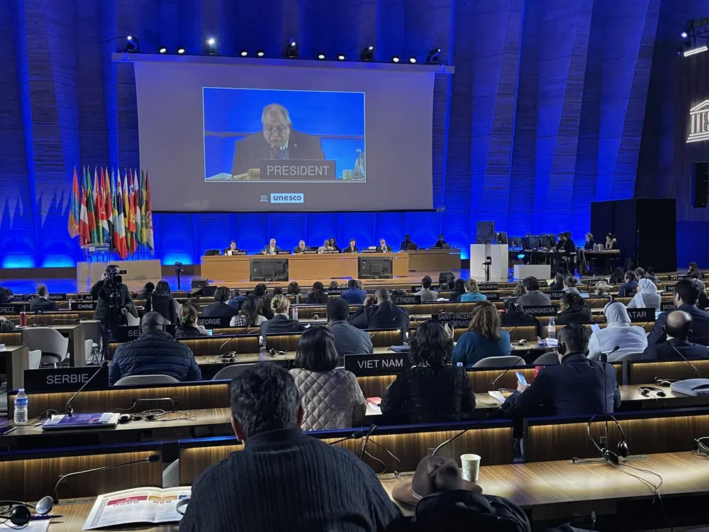 Quang cảnh phiên họp lần thứ 16 Uỷ ban liên Chính phủ (UBLCP) Công ước về bảo vệ và phát huy sự đa dạng các biểu đạt văn hoá (Công ước 2005) ngày 10-2 tại trụ sở Thủ đô Paris. Ảnh: TTXVN Quang cảnh phiên họp lần thứ 16 Uỷ ban liên Chính phủ (UBLCP) Công ước về bảo vệ và phát huy sự đa dạng các biểu đạt văn hoá (Công ước 2005) ngày 10-2 tại trụ sở Thủ đô Paris. Ảnh: TTXVN