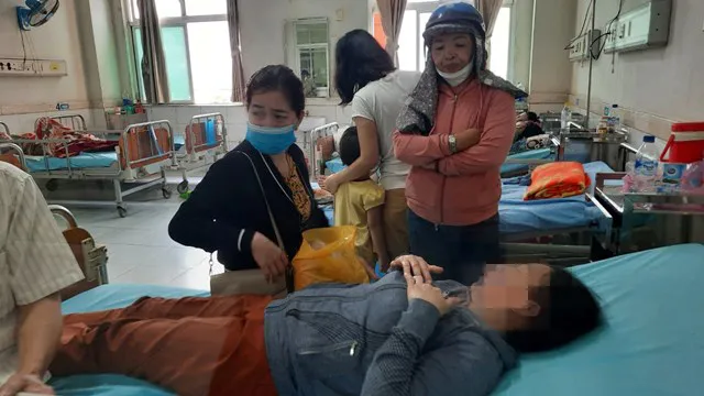 Bà Lê Thị Lệ (48 tuổi, trú huyện Tư Nghĩa, tỉnh Quảng Ngãi) tại bệnh viện Bà Lê Thị Lệ (48 tuổi, trú huyện Tư Nghĩa, tỉnh Quảng Ngãi) tại bệnh viện