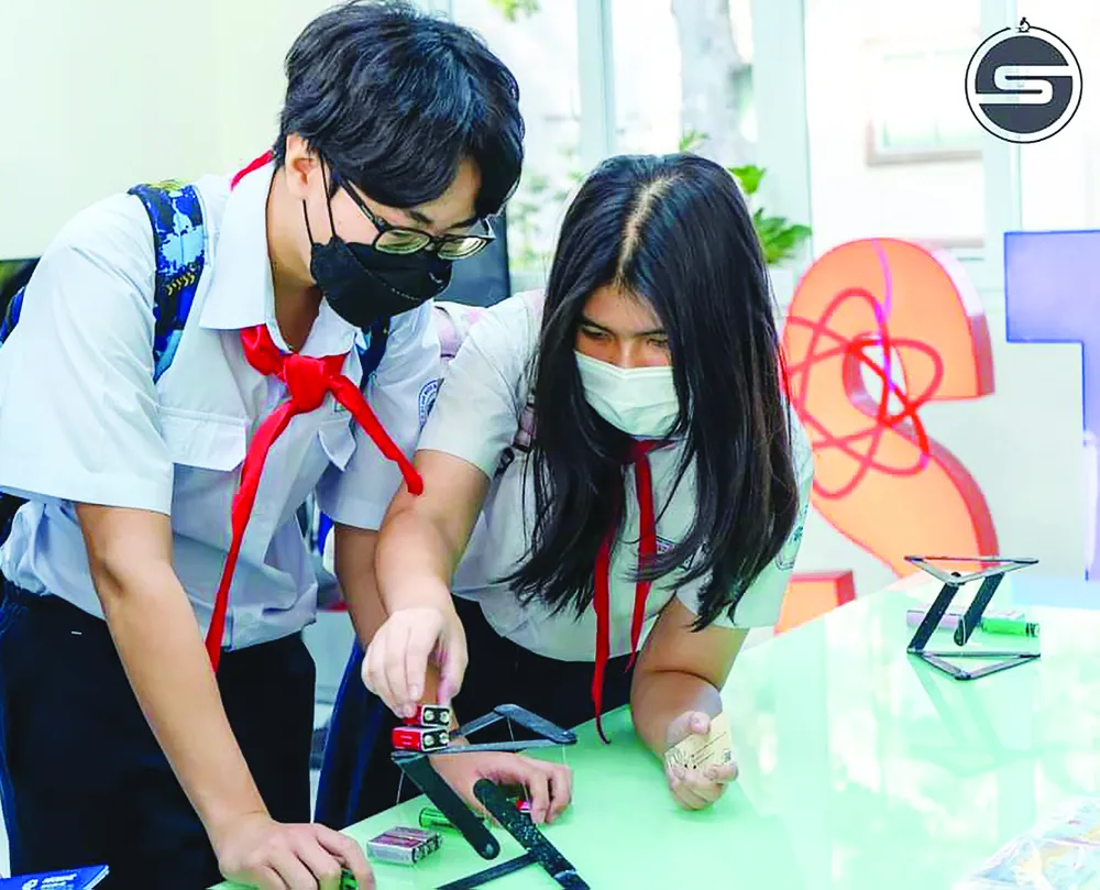 Học sinh khối 9, Trường THCS Minh Đức (quận 1) tham quan tìm hiểu Trường THPT Bùi Thị Xuân (quận 1) vào cuối tháng 2-2023 Học sinh khối 9, Trường THCS Minh Đức (quận 1) tham quan tìm hiểu Trường THPT Bùi Thị Xuân (quận 1) vào cuối tháng 2-2023