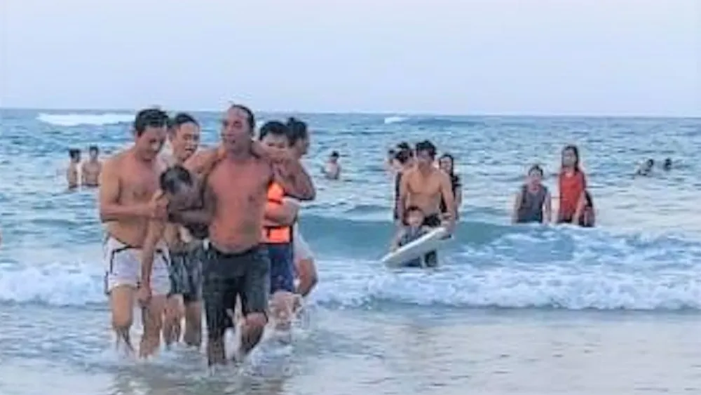 Quang cảnh cứu nạn