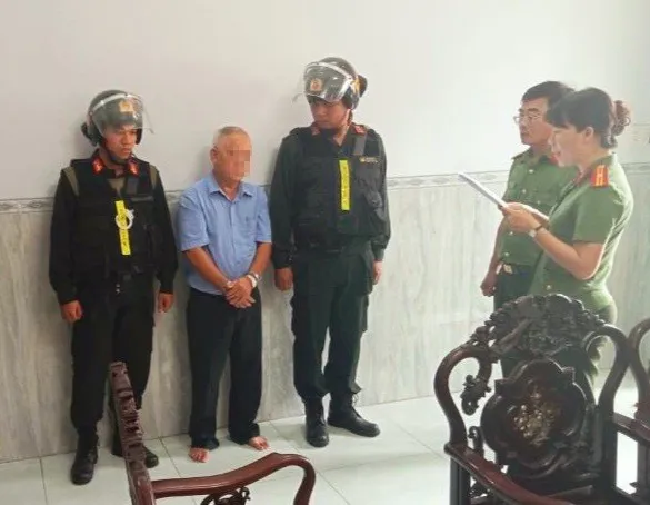 Công an tỉnh Đồng Nai đọc lệnh bắt ông Phan Văn Thanh