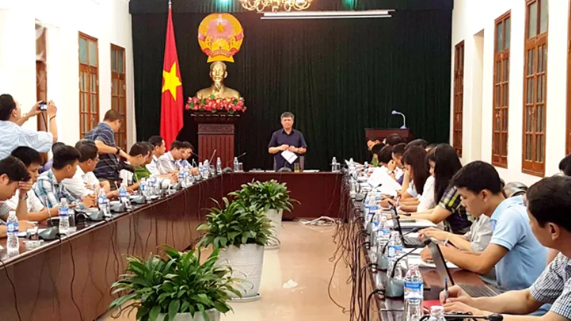 Xử nghiêm 2 phụ nữ hắt chất bẩn vào người bán thịt heo giá rẻ ảnh 1