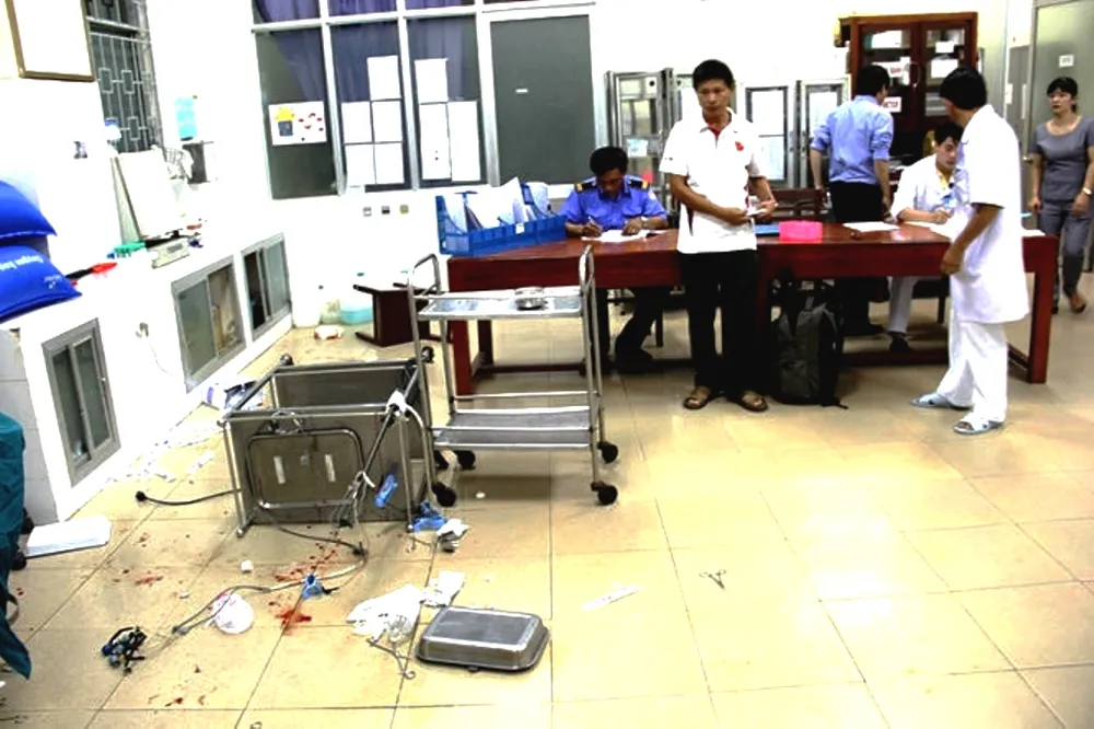 Theo Bộ Y tế, thời gian qua, tại một số cơ sở khám bệnh, chữa bệnh đã xảy ra tình trạng người nhà người bệnh, côn đồ hành hung nhân viên y tế