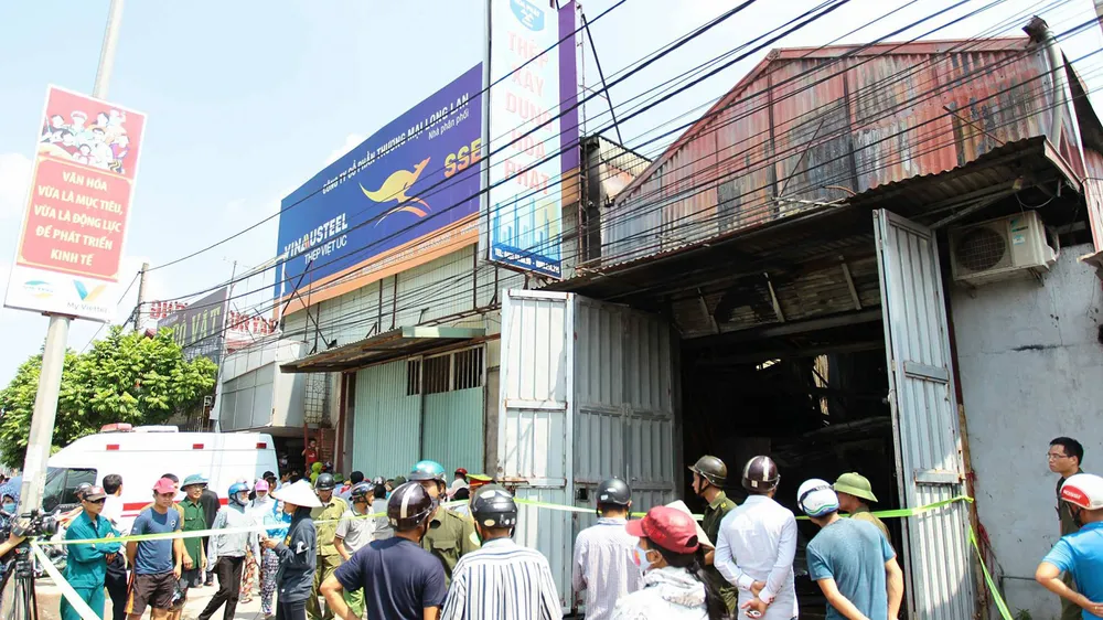 Hà Nội: Cháy xưởng sản xuất bánh kẹo nhiều người thương vong ảnh 5