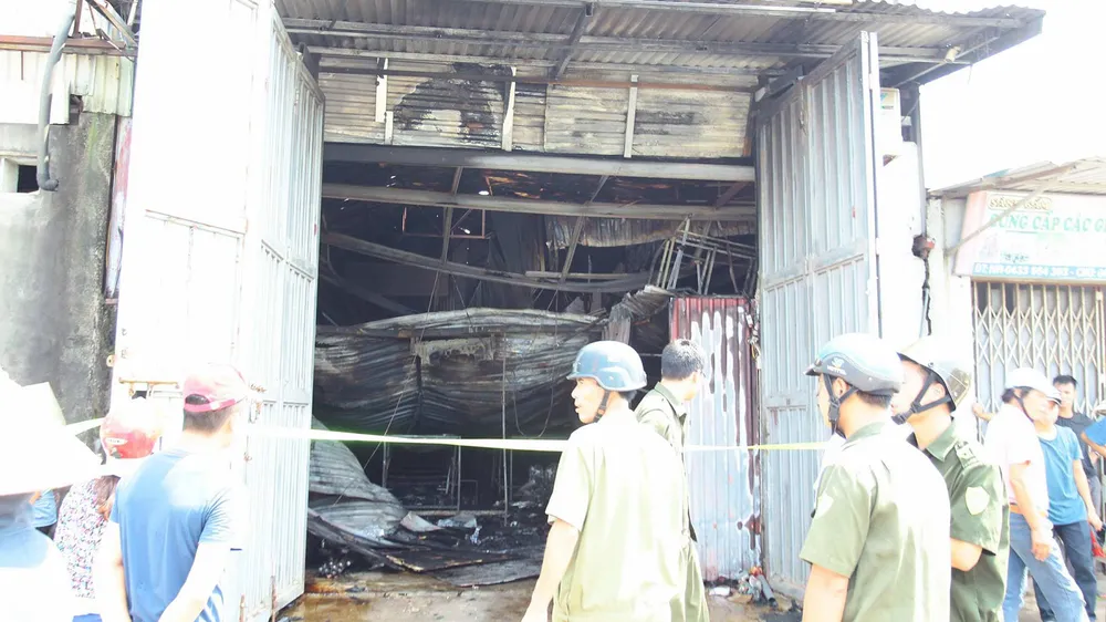 Hà Nội: Cháy xưởng sản xuất bánh kẹo nhiều người thương vong ảnh 7