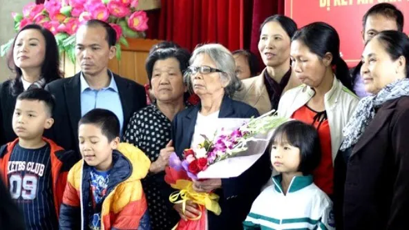 Xin lỗi công khai cụ bà 79 tuổi cùng hai con vì án oan 28 năm ảnh 1