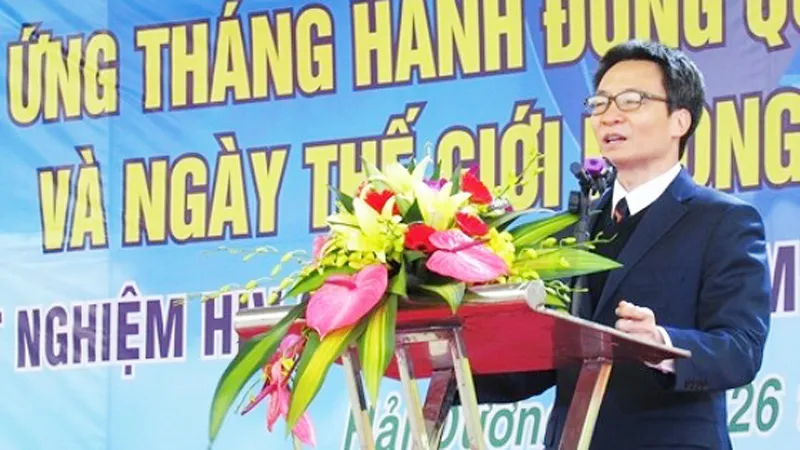 Phó Thủ tướng Vũ Đức Đam phát biểu tại lễ mít tinh phòng chống HIVAIDS năm 2017