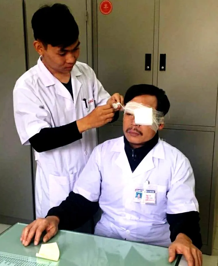 Khởi tố, bắt giam kẻ đấm vỡ mũi bác sĩ Trung tâm cấp cứu 115 Thái Bình đang làm nhiệm vụ ảnh 1