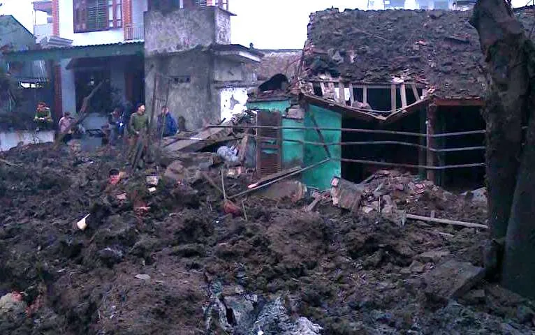 Những “kho thuốc” chực nổ ở khu dân cư - Ai chịu trách nhiệm? ảnh 1