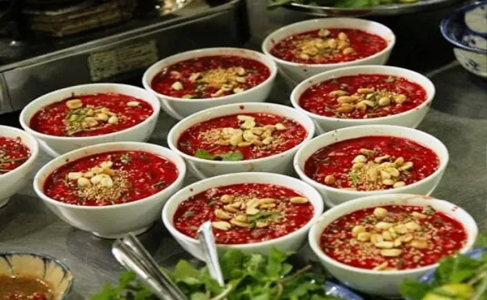 Ăn tiết canh, nhập viện hôn mê  ảnh 2