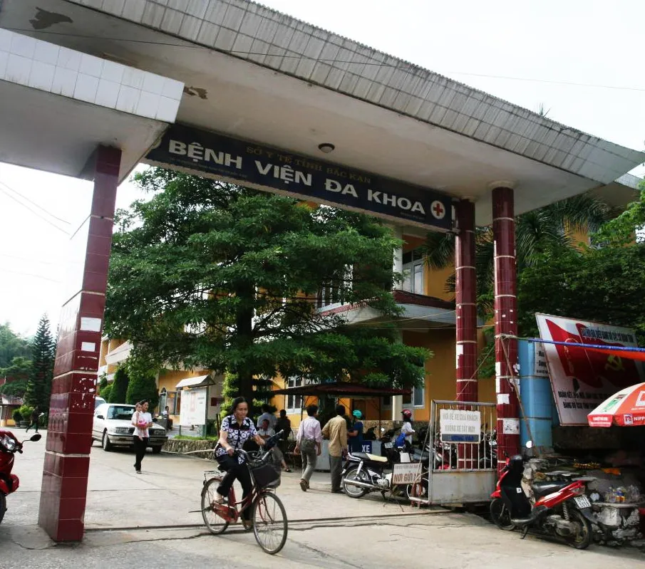 Chồng trút giận lên bác sĩ sau khi vợ kêu đau tay  ảnh 1